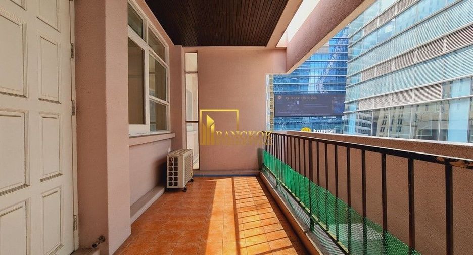 For rent 4 bedrooms apartment in Pathum Wan, Bangkok