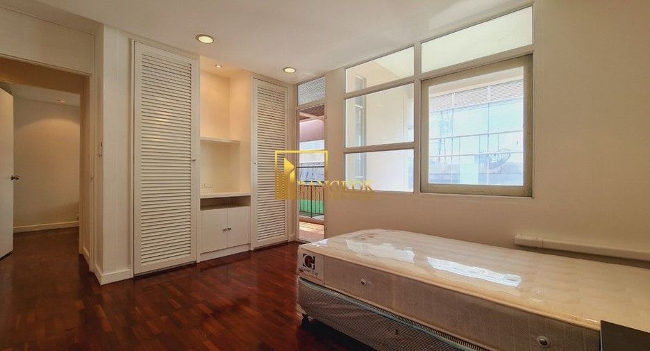 For rent 4 bedrooms apartment in Pathum Wan, Bangkok
