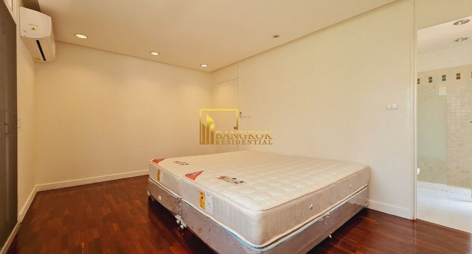 For rent 4 bedrooms apartment in Pathum Wan, Bangkok