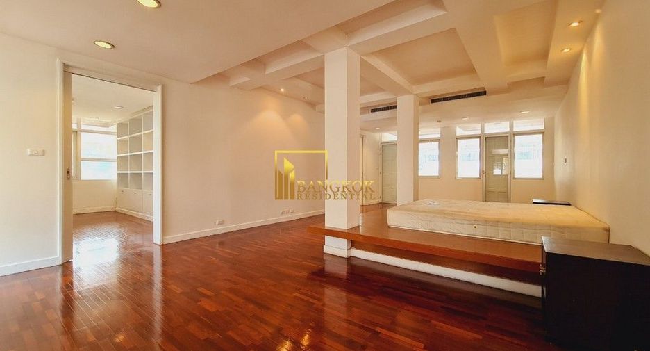 For rent 4 bedrooms apartment in Pathum Wan, Bangkok