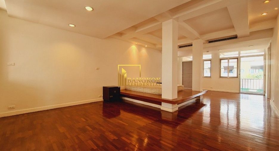 For rent 4 bedrooms apartment in Pathum Wan, Bangkok