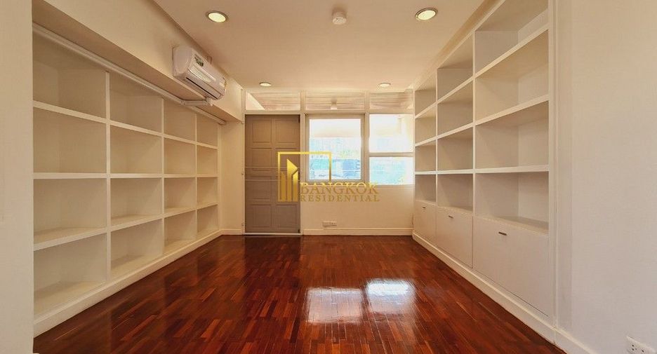 For rent 4 bedrooms apartment in Pathum Wan, Bangkok