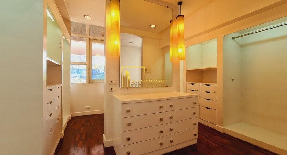For rent 4 bedrooms apartment in Pathum Wan, Bangkok