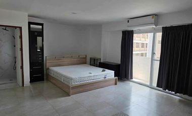 Wohnung zur Miete mit 2 Zimmer in Khlong Toei, Bangkok