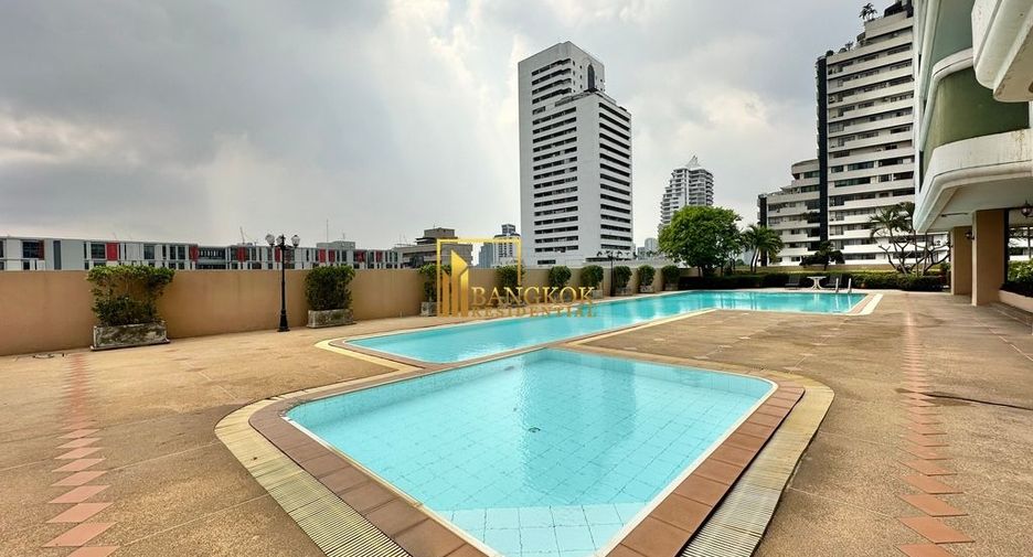 For rent 5 bedrooms apartment in Watthana, Bangkok
