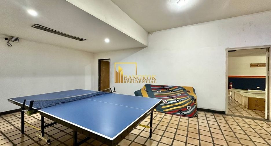 For rent 5 bedrooms apartment in Watthana, Bangkok
