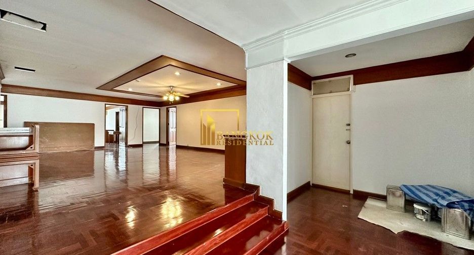 For rent 5 bedrooms apartment in Watthana, Bangkok