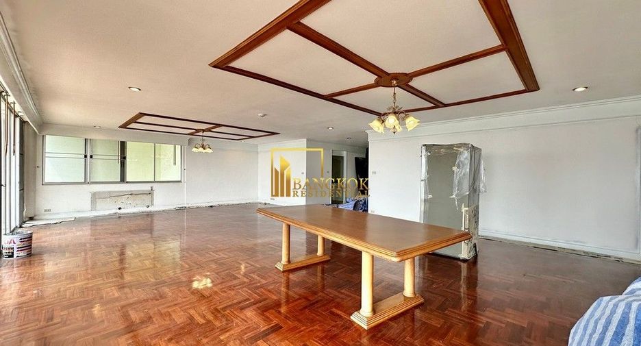 For rent 5 bedrooms apartment in Watthana, Bangkok