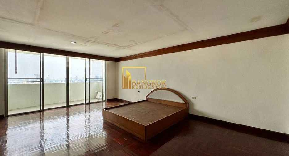 For rent 5 bedrooms apartment in Watthana, Bangkok