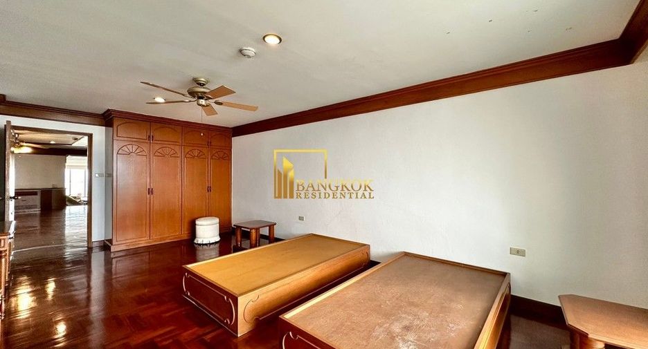 For rent 5 bedrooms apartment in Watthana, Bangkok