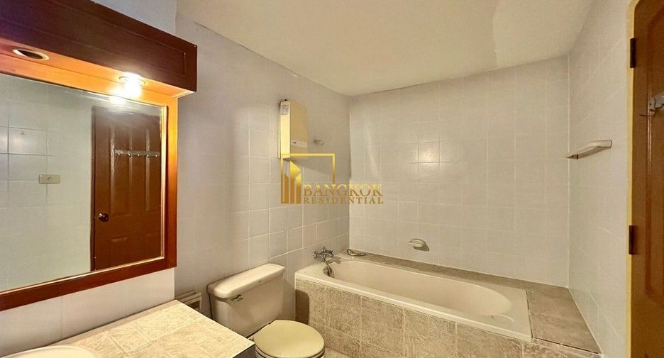For rent 5 bedrooms apartment in Watthana, Bangkok