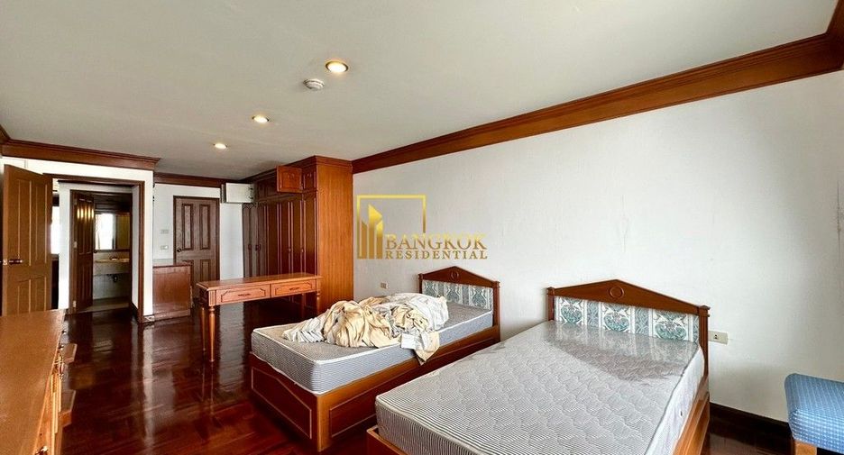 For rent 5 bedrooms apartment in Watthana, Bangkok