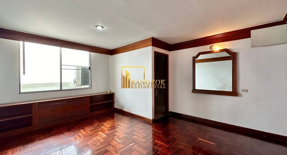 For rent 5 bedrooms apartment in Watthana, Bangkok