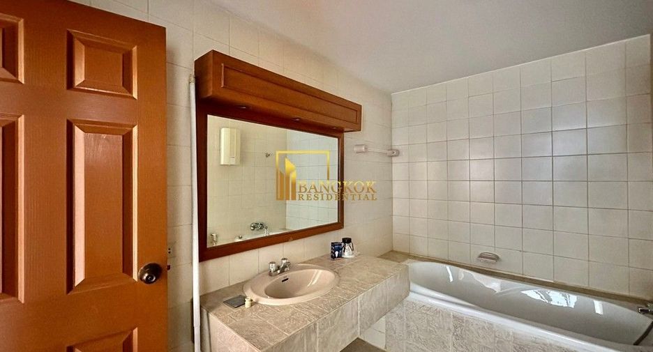 For rent 5 bedrooms apartment in Watthana, Bangkok