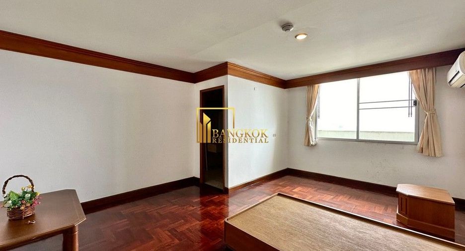 For rent 5 bedrooms apartment in Watthana, Bangkok