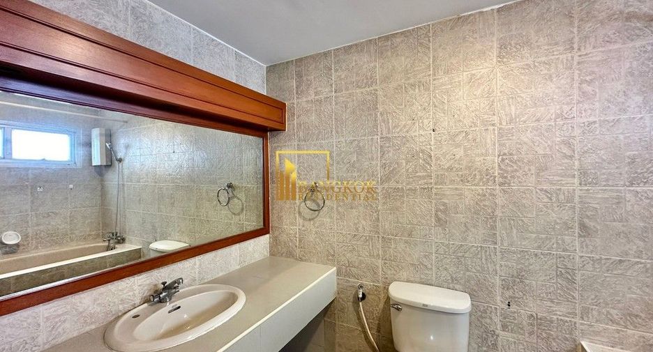 For rent 5 bedrooms apartment in Watthana, Bangkok