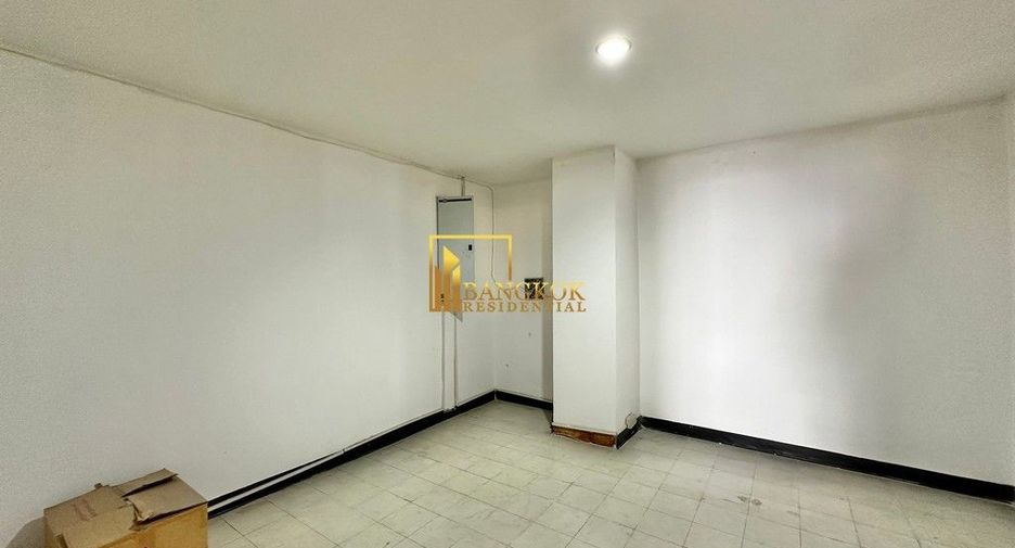 For rent 5 bedrooms apartment in Watthana, Bangkok