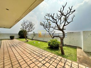 For rent 5 bedrooms apartment in Watthana, Bangkok