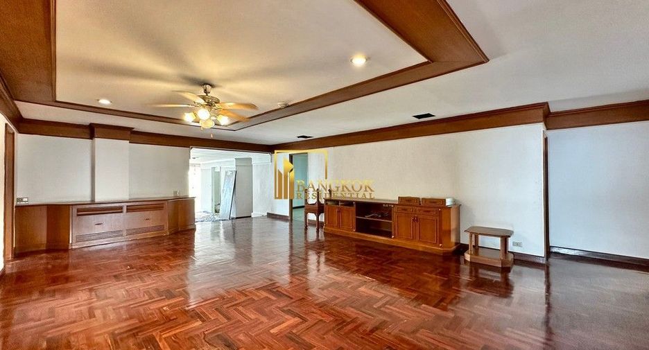 For rent 5 bedrooms apartment in Watthana, Bangkok