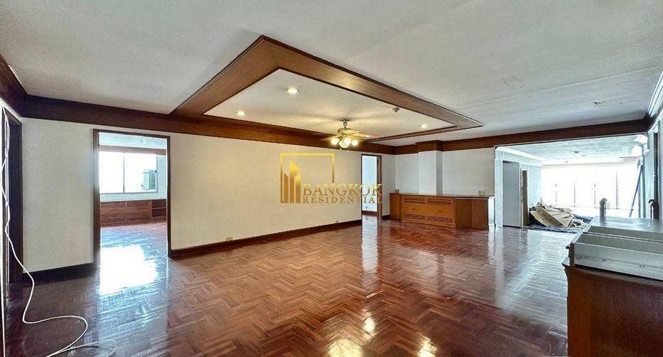 For rent 5 bedrooms apartment in Watthana, Bangkok