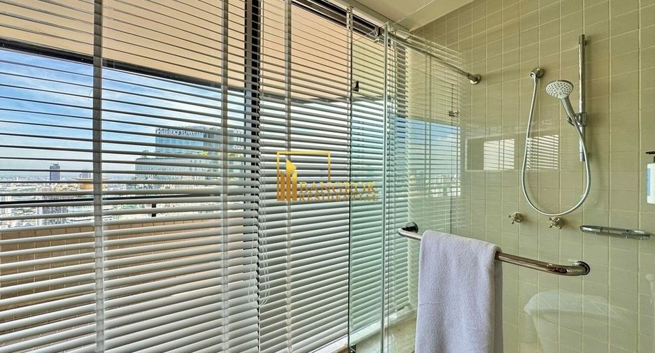 For rent 2 ベッドルーム serviced apartment in Khlong Toei, Bangkok