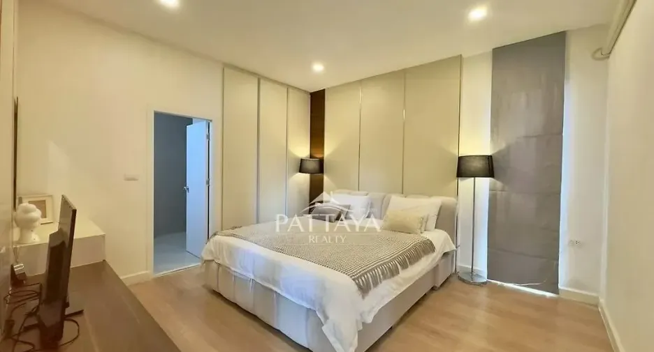 À louer 3 chambres maison à Bang Lamung, Chonburi