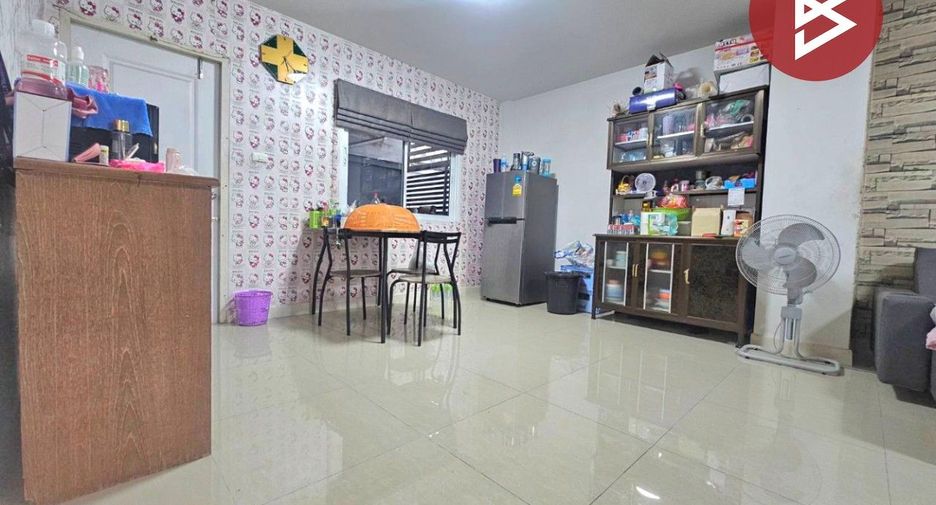 For sale 3 ベッドルーム townhouse in Si Racha, Chonburi