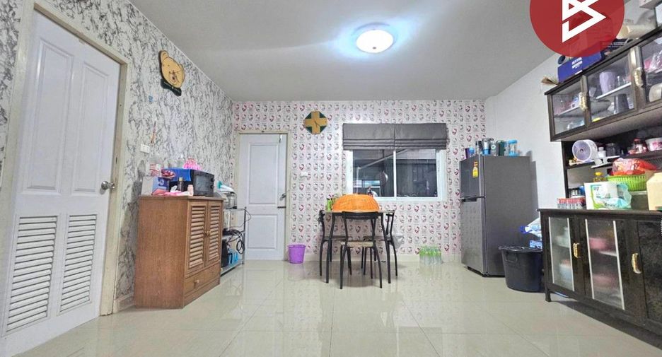 For sale 3 ベッドルーム townhouse in Si Racha, Chonburi