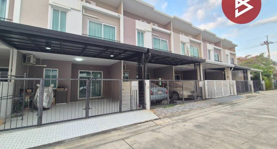 For sale 4 bedrooms townhouse in Sam Phran, Nakhon Pathom