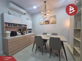 出售 4 卧室 联排别墅 在 Sam Phran, Nakhon Pathom