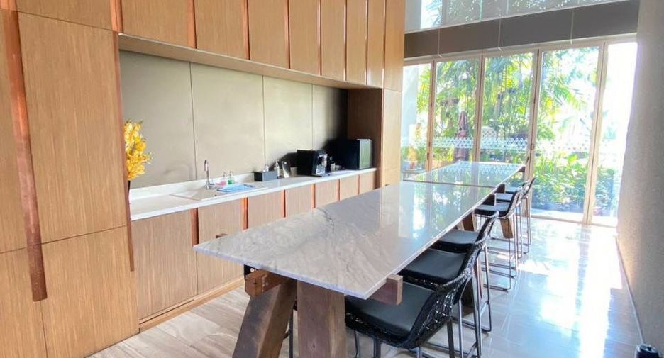 Wohnung zur Miete und zum Kauf mit 1 Zimmer in Pathum Wan, Bangkok