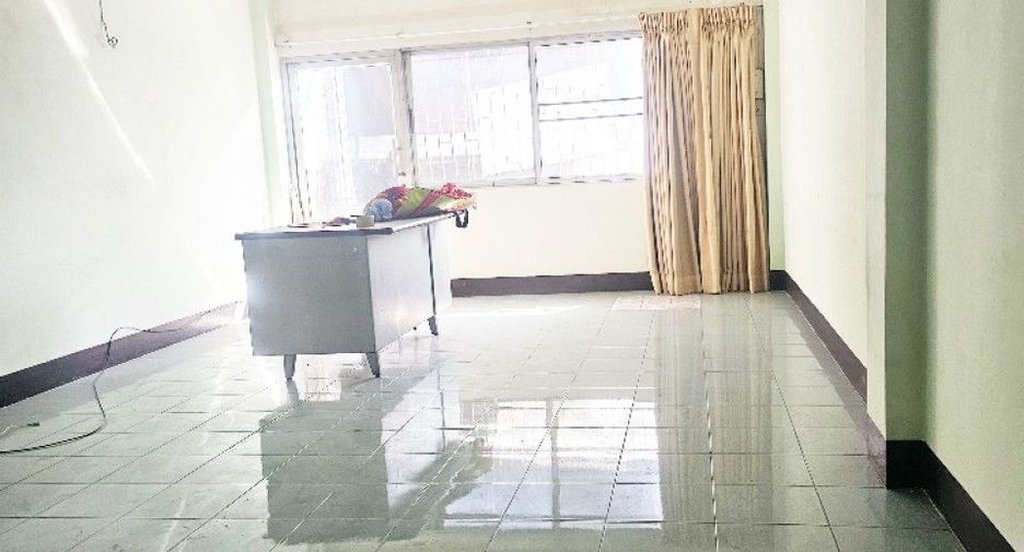 For sale 3 bedrooms retail Space in Bang Phli, Samut Prakan