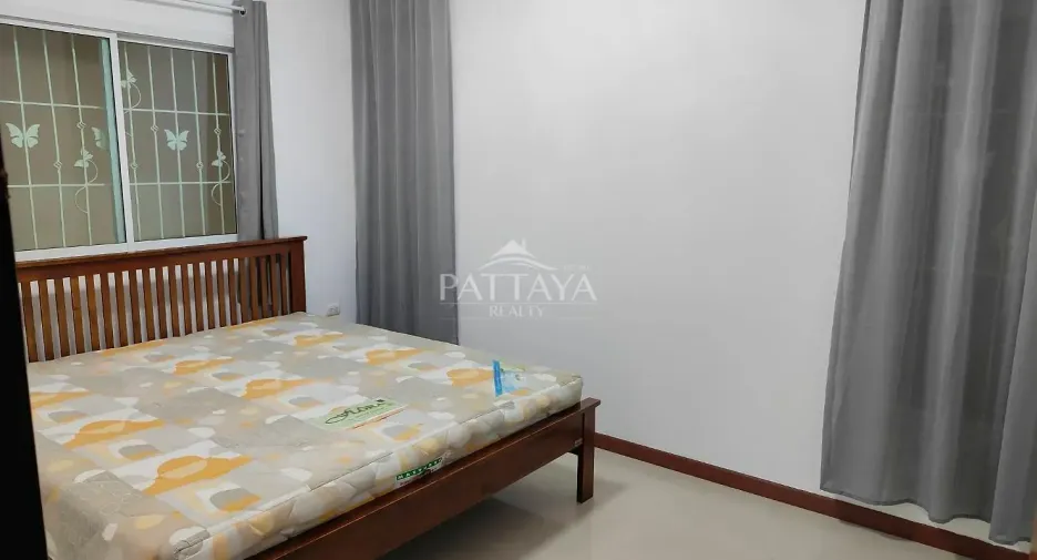 À louer 4 chambres maison à Bang Lamung, Chonburi