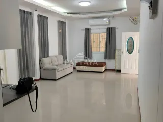 À louer 4 chambres maison à Bang Lamung, Chonburi