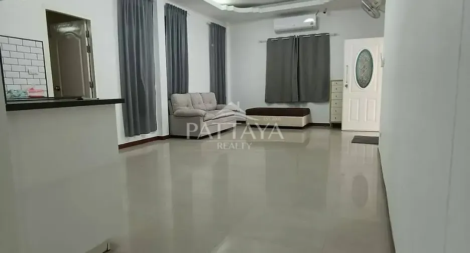 À louer 4 chambres maison à Bang Lamung, Chonburi