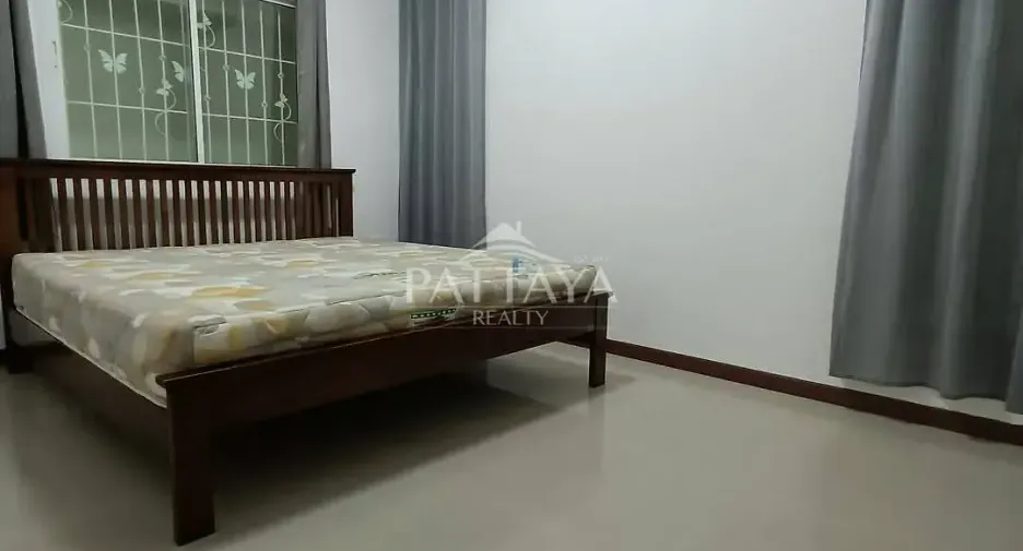 À louer 4 chambres maison à Bang Lamung, Chonburi