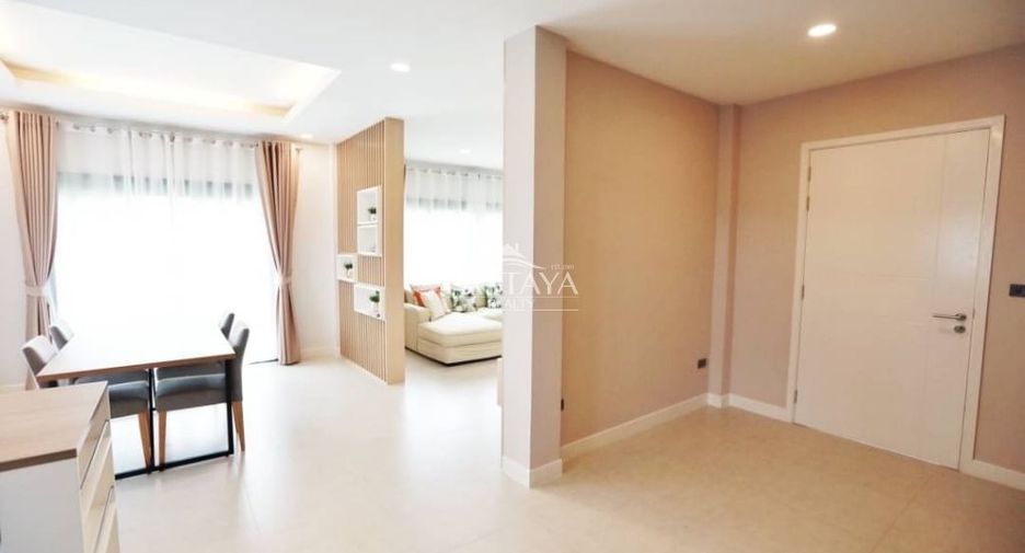 For rent 3 bedrooms villa in Bang Lamung, Chonburi