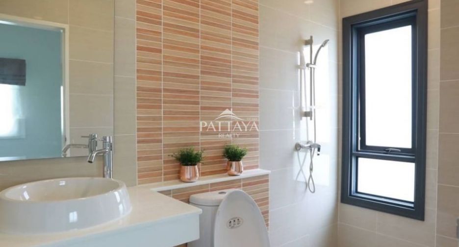 For rent 3 bedrooms villa in Bang Lamung, Chonburi