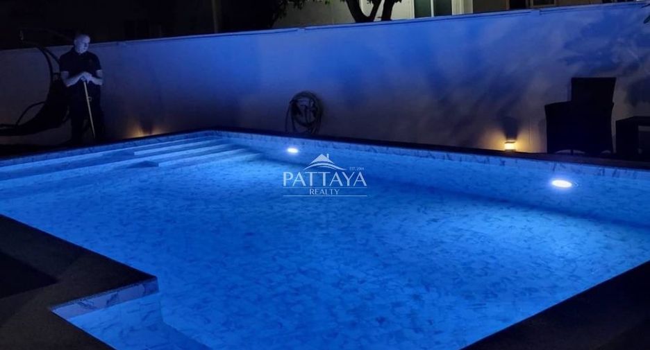 For rent 3 bedrooms villa in Bang Lamung, Chonburi