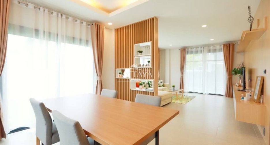 For rent 3 bedrooms villa in Bang Lamung, Chonburi