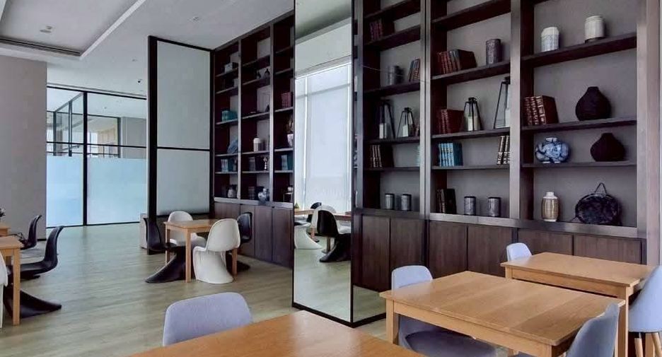 For rent and for sale 1 bed condo in Watthana, Bangkok