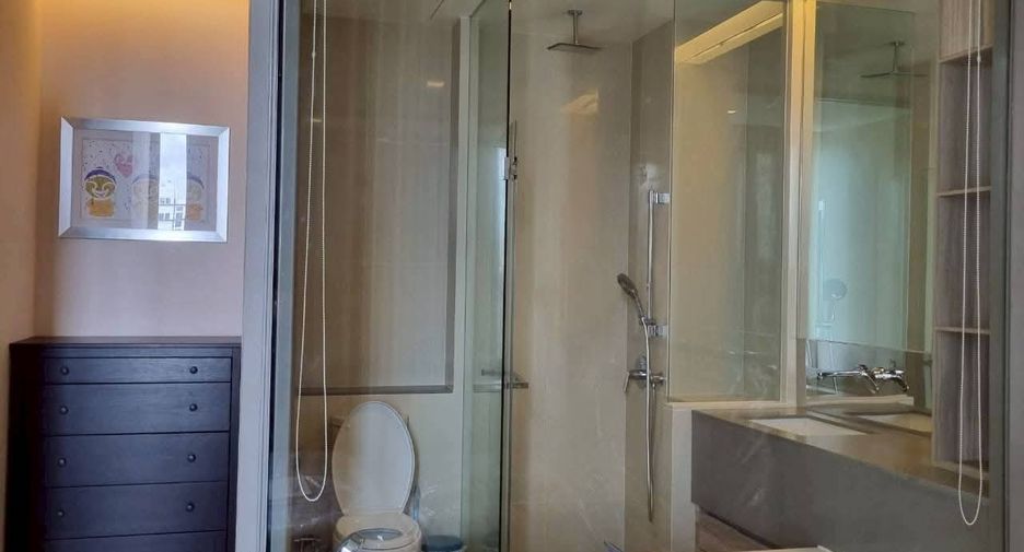 For rent and for sale 1 bed condo in Watthana, Bangkok