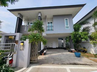 À louer et à vendre 3 chambres maison à Bang Lamung, Chonburi