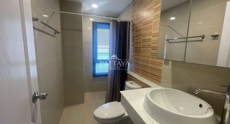 À louer 4 chambres villa à Bang Lamung, Chonburi