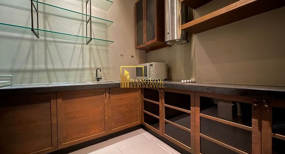 For rent 3 ベッドルーム condo in Khlong Toei, Bangkok