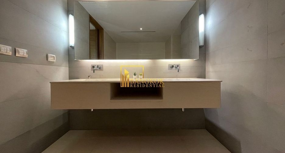 For rent 3 ベッドルーム condo in Khlong Toei, Bangkok