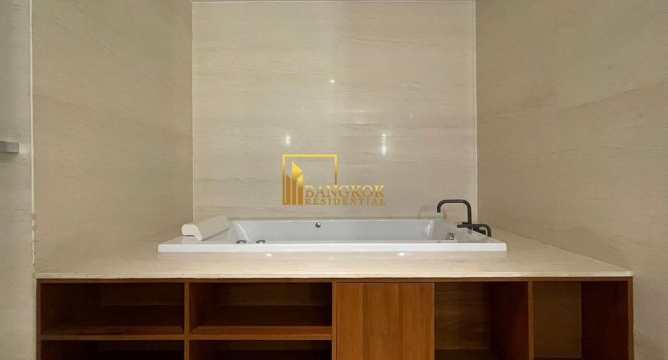 For rent 3 ベッドルーム condo in Khlong Toei, Bangkok