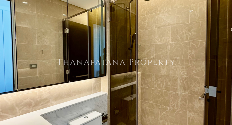 For rent and for sale 2 bedrooms condo in Pathum Wan, Bangkok