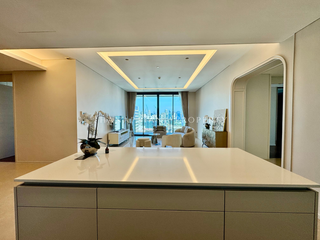 For rent and for sale 2 bedrooms condo in Pathum Wan, Bangkok