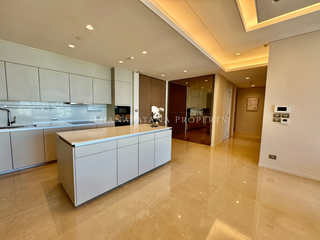 For rent and for sale 2 bedrooms condo in Pathum Wan, Bangkok